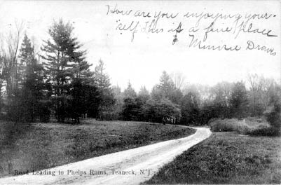 Road leading to Phelp's Ruins